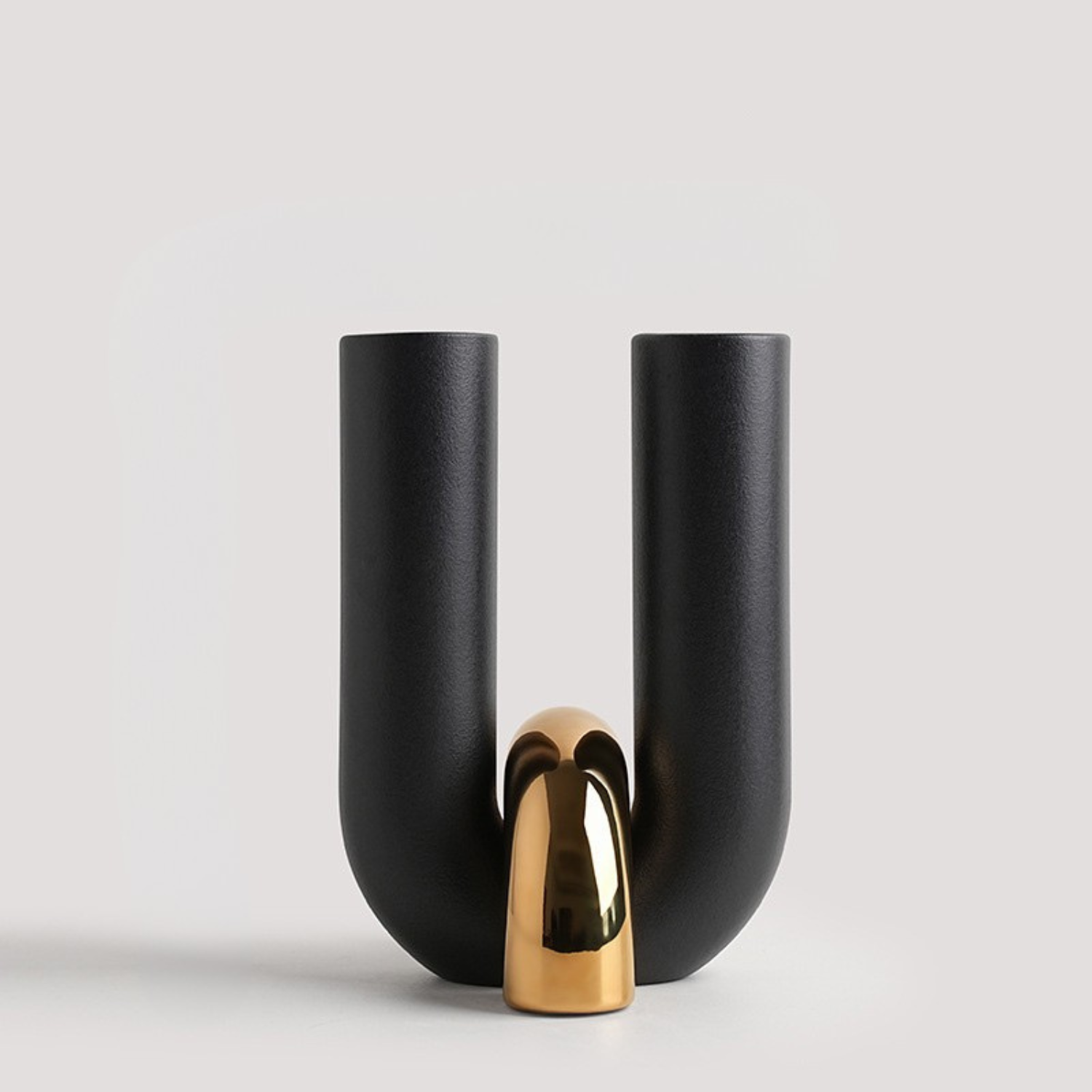 Orla | U-Shaped Ceramic Vase – Creative Porcelain Flower Pot for Modern Room Decor - A-Black - Vases