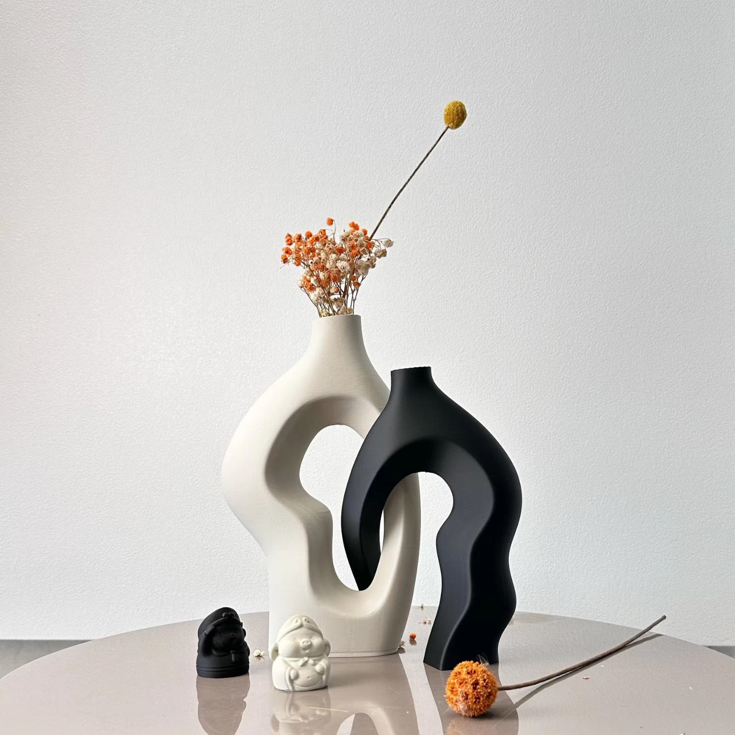 Annabelle | Modern Sculptural Vases for Dried Flowers & Home Tabletop Decor - Black m White S - Vases