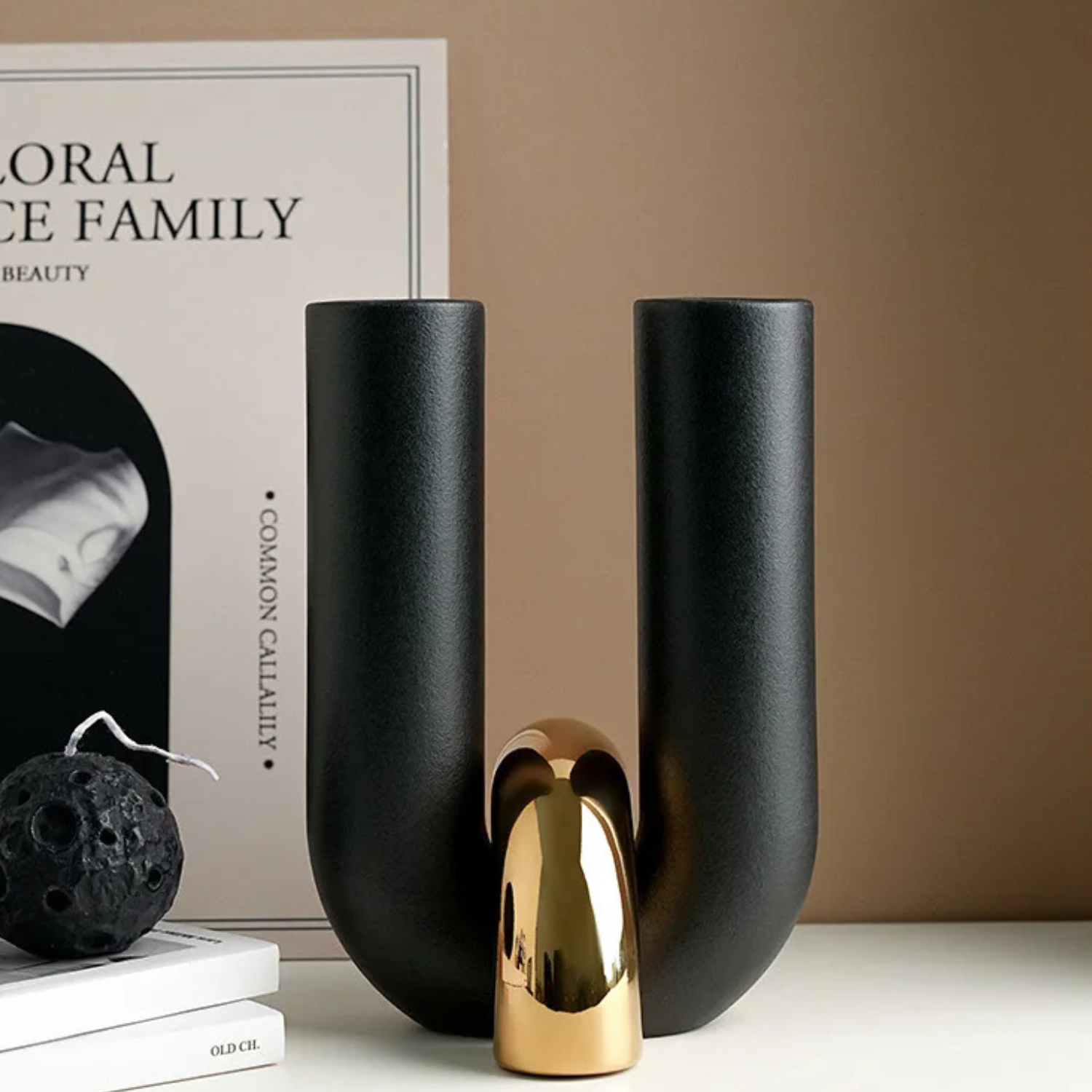 Orla | U-Shaped Ceramic Vase – Creative Porcelain Flower Pot for Modern Room Decor - Vases