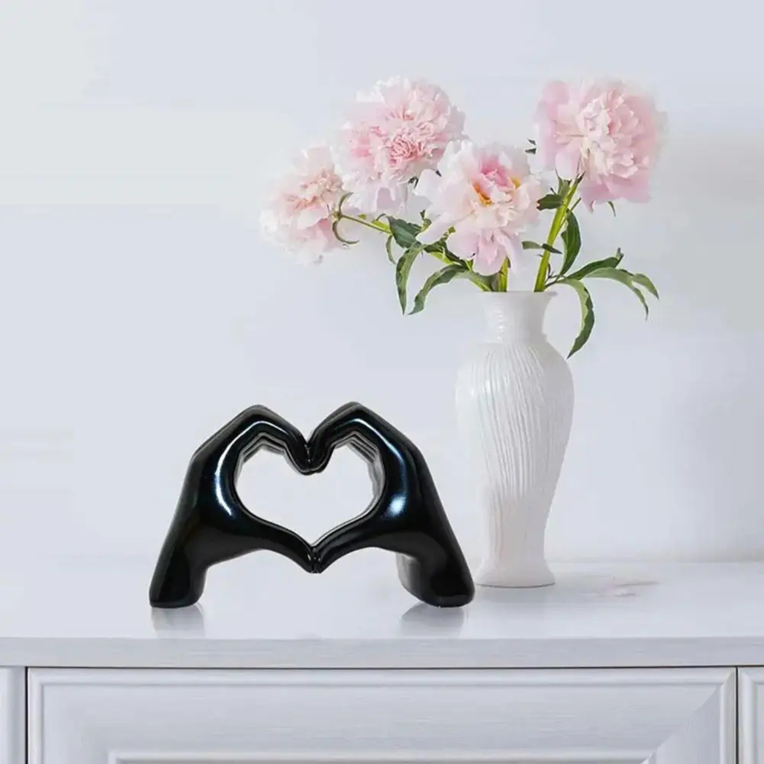 Maisie | Heart Hand Statue Resin Love Figurine for Modern Home or Wedding Décor - Sculptures